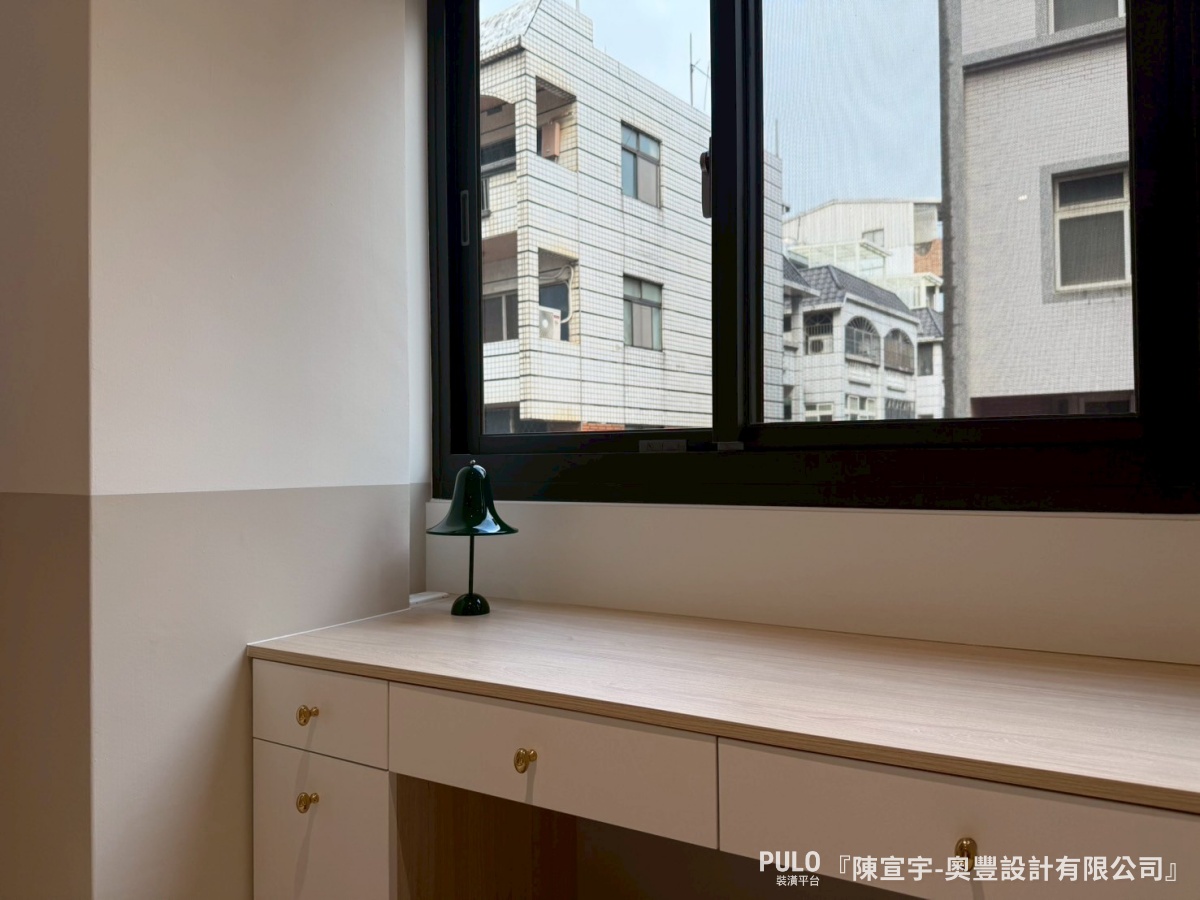 新竹竹北室內設計開箱,24坪中古屋翻修簡約風三房宅。奧豐設計有限公司作品 - PULO裝潢平台 屋主在找竹北室內設計時,希望找到一位能遇到懂得抓預算、也擅長空間規劃的設計師,讓家裡變成簡單、清爽又實用的生活空間。奧豐設計有限公司作品 - PULO裝潢平台
