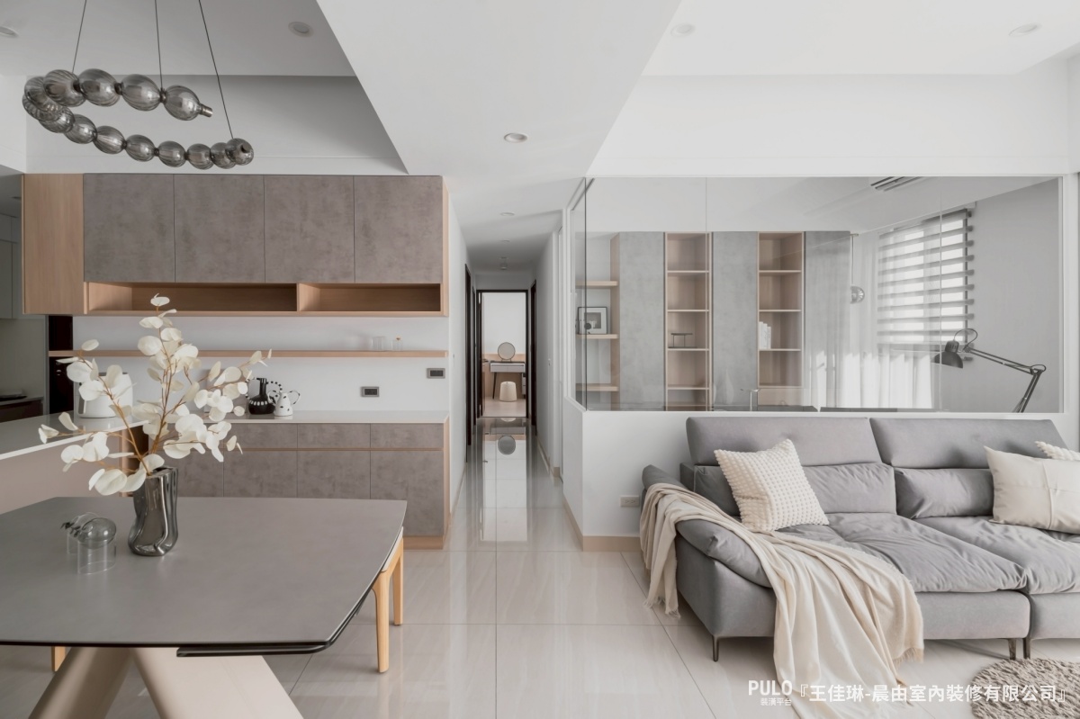 晨由室內裝修有限公司台南室內設計作品 - PULO裝潢平台 30坪台南室內設計開箱:霧白奶油風與玻璃書房,打造貓咪也愛的透光極簡宅 - 晨由室內裝修有限公司作品 - PULO裝潢平台