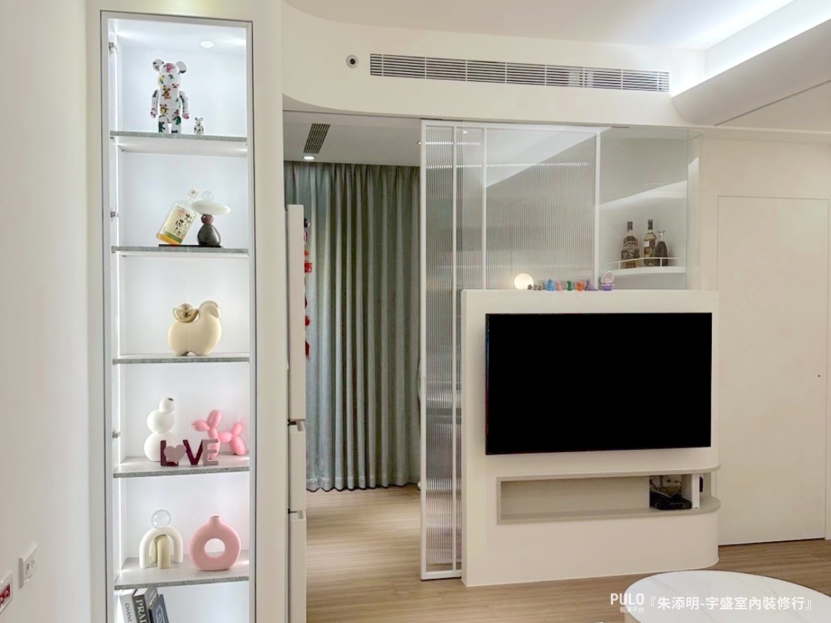 樂土也能刷出鄉居色?桃園室內設計開箱:小冰柱玻璃引光、打造奶油風質感,翻轉20坪暗廳格局 - PULO裝潢平台 樂土也能刷出鄉居色?桃園室內設計開箱:小冰柱玻璃引光、打造奶油風質感,翻轉20坪暗廳格局 - PULO裝潢平台