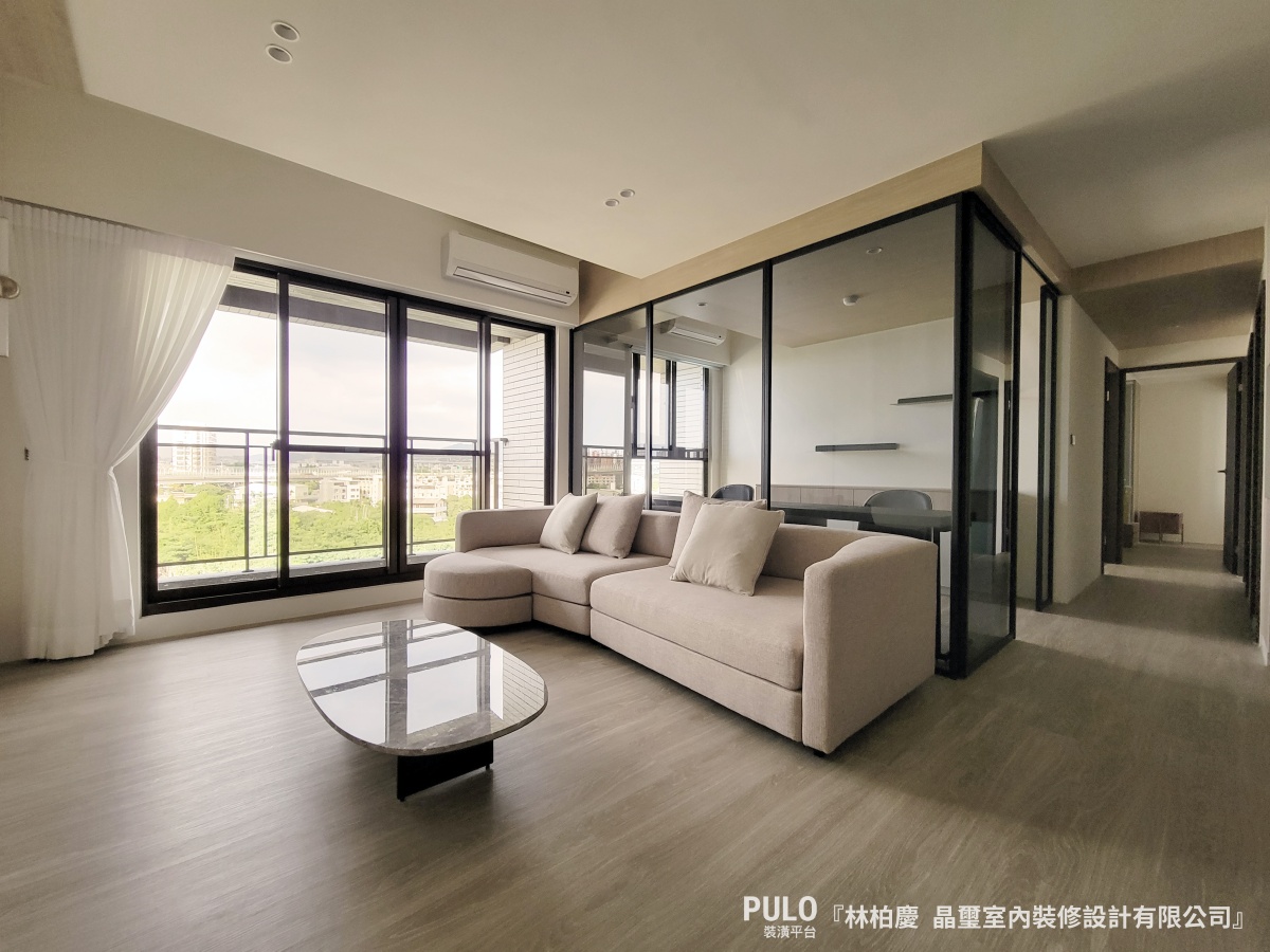 台中24坪新屋裝潢，極簡客廳設計點亮大理石玄關 - PULO裝潢平台