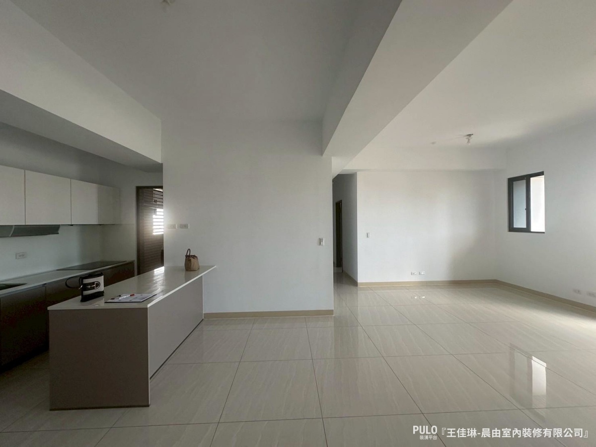 晨由室內裝修有限公司台南室內設計作品 - PULO裝潢平台 30坪台南室內設計開箱:霧白奶油風與玻璃書房,打造貓咪也愛的透光極簡宅 - 晨由室內裝修有限公司作品 - PULO裝潢平台