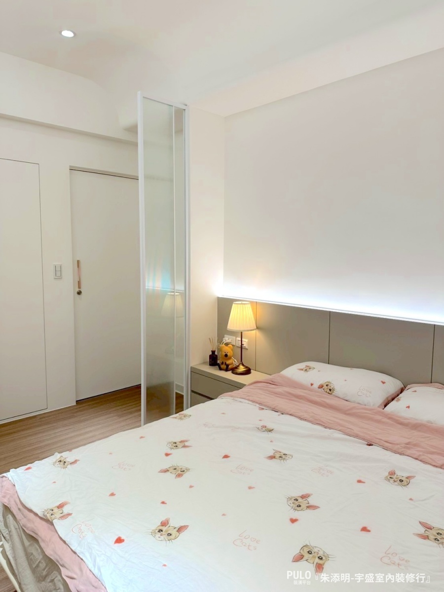 樂土也能刷出鄉居色？桃園室內設計開箱：小冰柱玻璃引光、打造奶油風質感，翻轉20坪暗廳格局-宇盛室內裝修行桃園室內設計 - PULO裝潢平台