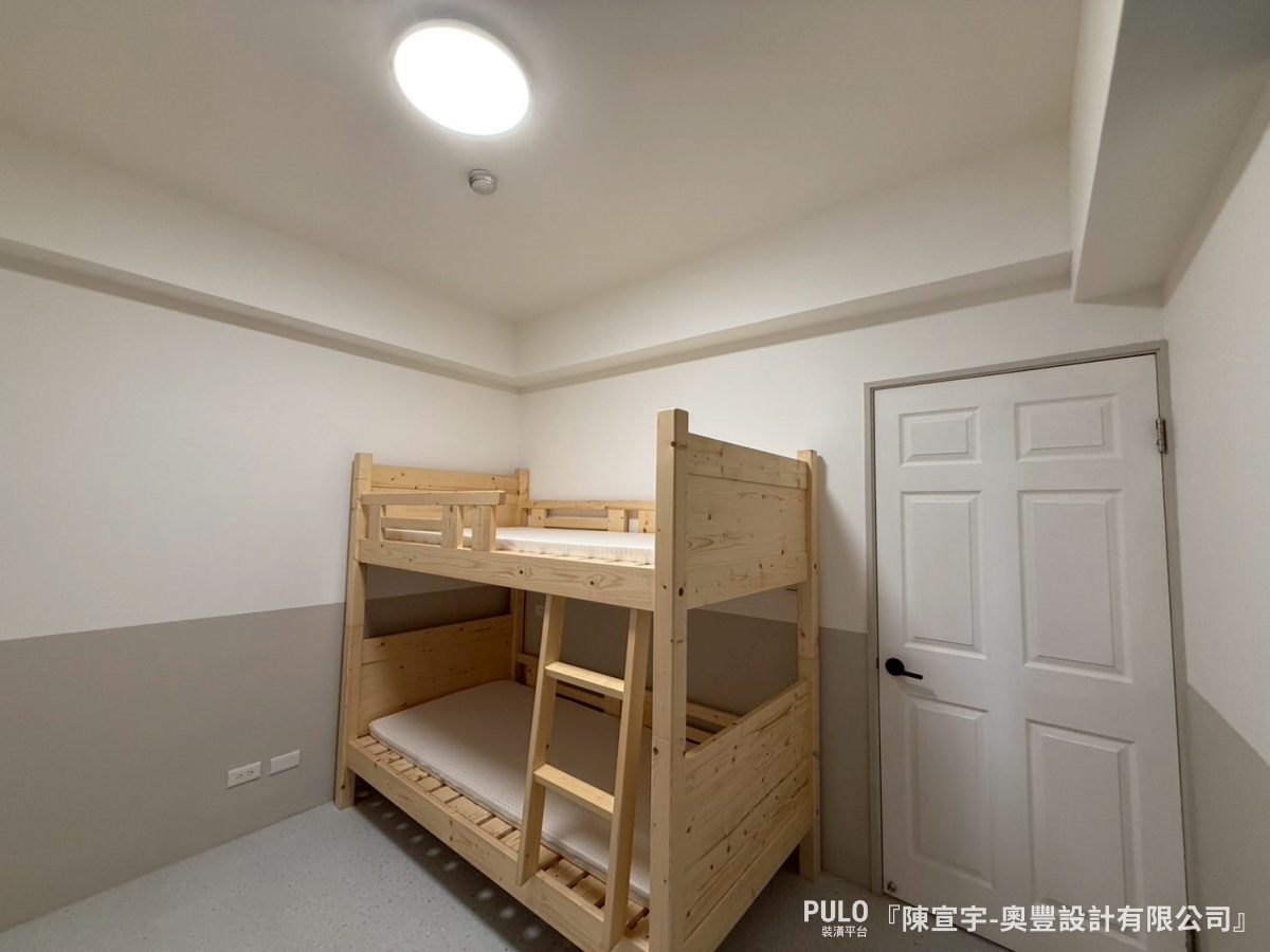 新竹竹北室內設計開箱,24坪中古屋翻修簡約風三房宅。奧豐設計有限公司作品 - PULO裝潢平台 屋主在找竹北室內設計時,希望找到一位能遇到懂得抓預算、也擅長空間規劃的設計師,讓家裡變成簡單、清爽又實用的生活空間。奧豐設計有限公司作品 - PULO裝潢平台
