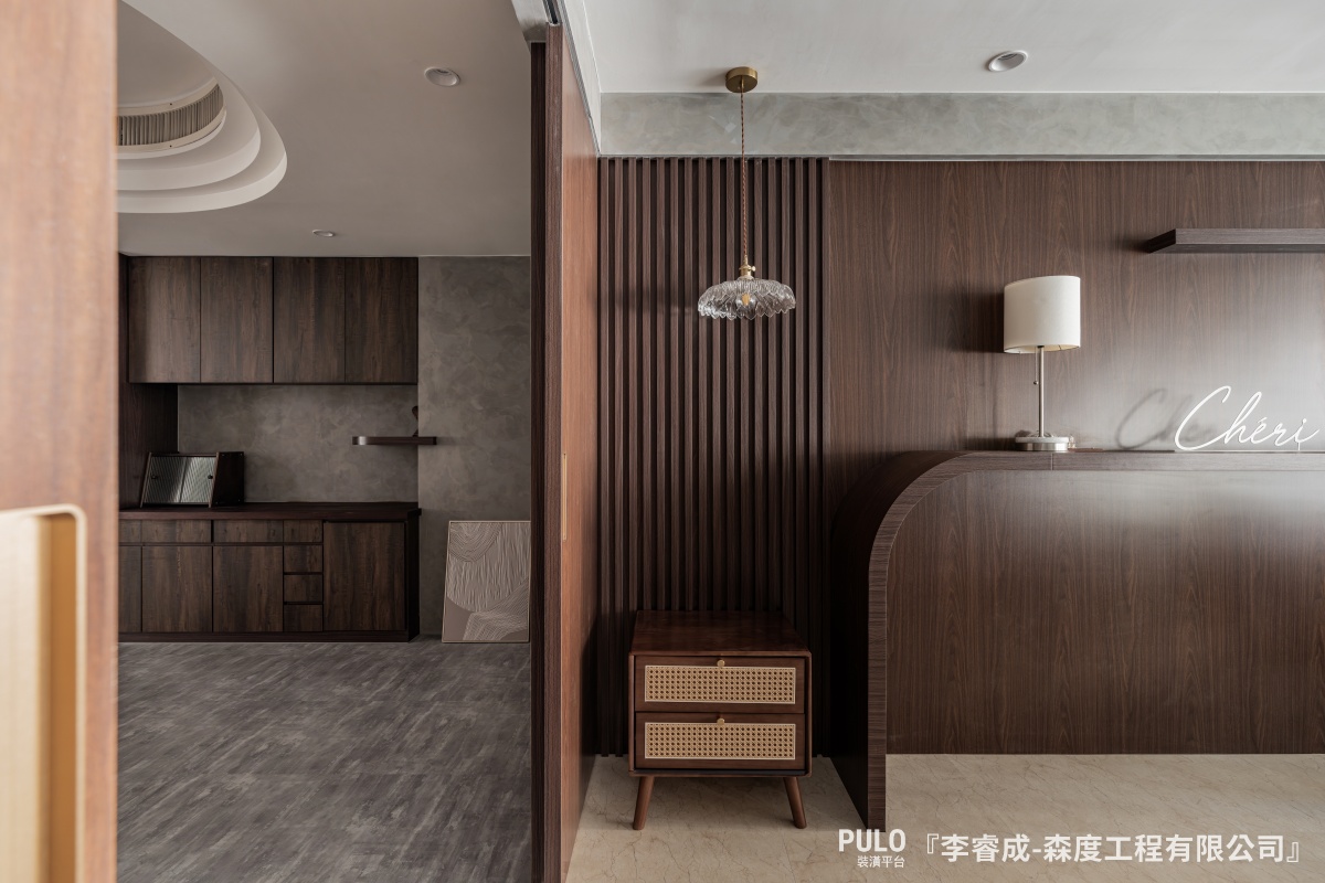 台中老屋設計｜17坪沈穩古典精緻宅。森度工程有限公司台中室內設計作品 - PULO裝潢平台