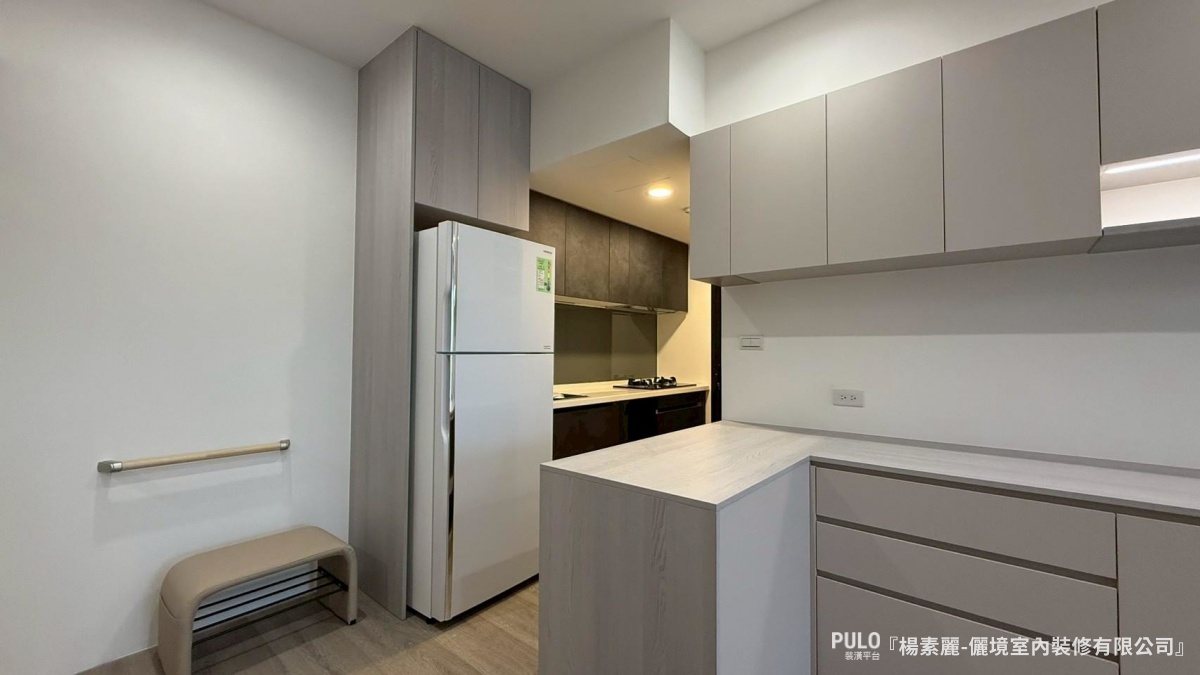 桃園室內設計實例｜22坪銀髮宅系統櫃規劃，樂齡友善的簡約輕裝潢-儷境室內裝修有限公司桃園室內設計 - PULO裝潢平台
