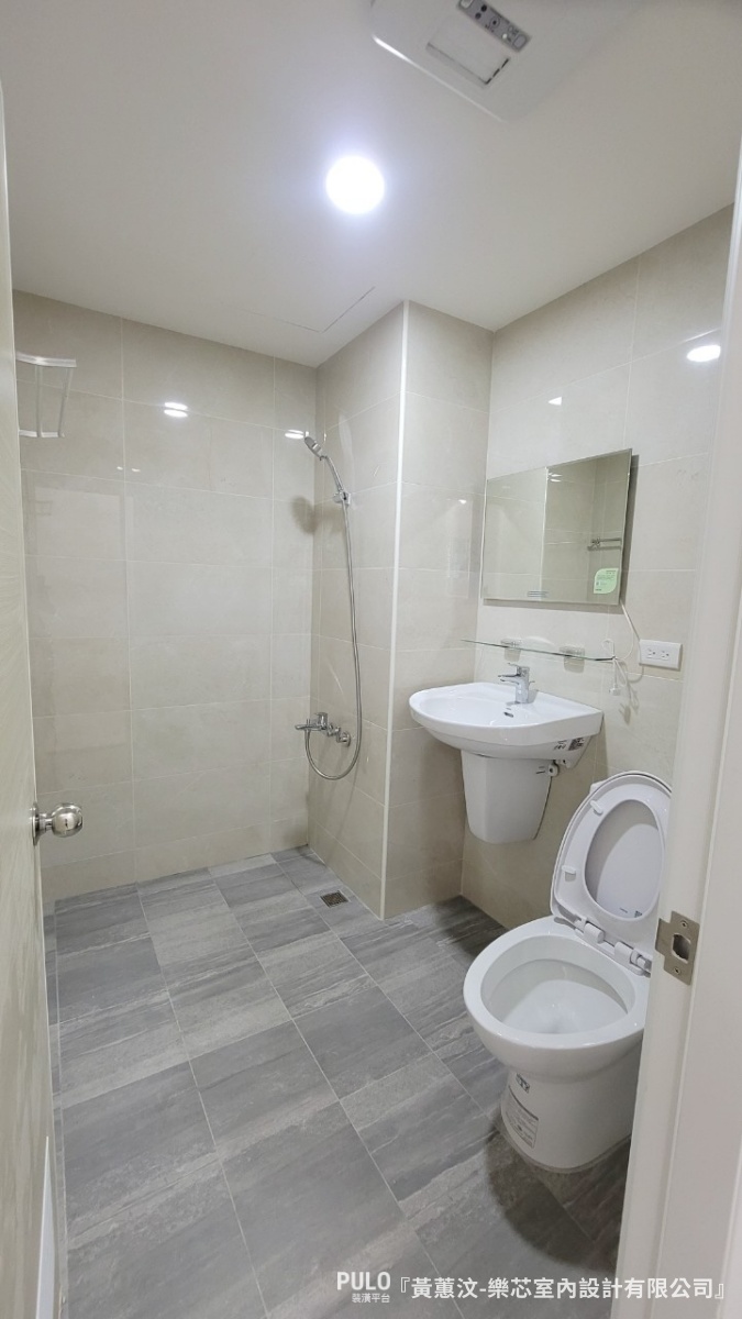 新北中和裝潢|舊屋翻新實例:廚房浴室翻修、全室粉刷 -樂芯室內設計有限公司作品- PULO裝潢平台 這則中和裝潢以舊屋翻新的基礎項目為主,針對老舊的設備與建材進行更換與修繕,讓空間恢復舒適的居住機能。 -樂芯室內設計有限公司作品- PULO裝潢平台