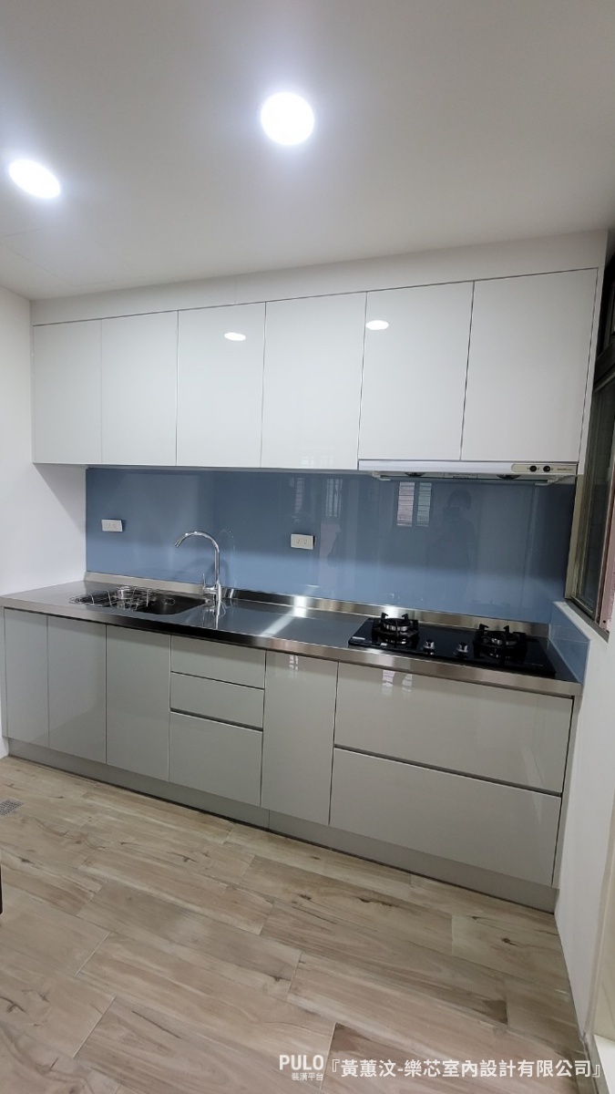 新北中和裝潢|舊屋翻新實例:廚房浴室翻修、全室粉刷 -樂芯室內設計有限公司作品- PULO裝潢平台 這則中和裝潢以舊屋翻新的基礎項目為主,針對老舊的設備與建材進行更換與修繕,讓空間恢復舒適的居住機能。 -樂芯室內設計有限公司作品- PULO裝潢平台