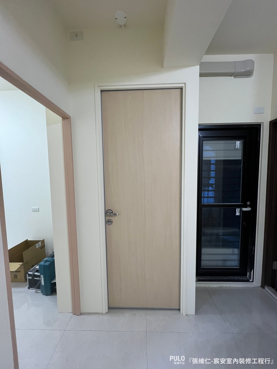 台中店面裝潢案例|開放格局打造兼具隱私與舒適的診所空間 ——心球說心理語言聯合治療所 -宸安室內裝修工程行作品 - PULO裝潢平台 這間位於大樓一、二樓的店面空間,透過裝潢的方式重新整理,轉化為實用的心理語言治療所。 -宸安室內裝修工程行店面裝潢 - PULO裝潢平台