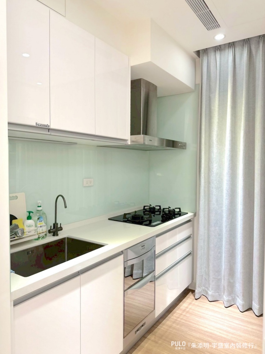 樂土也能刷出鄉居色？桃園室內設計開箱：小冰柱玻璃引光、打造奶油風質感，翻轉20坪暗廳格局-宇盛室內裝修行桃園室內設計 - PULO裝潢平台