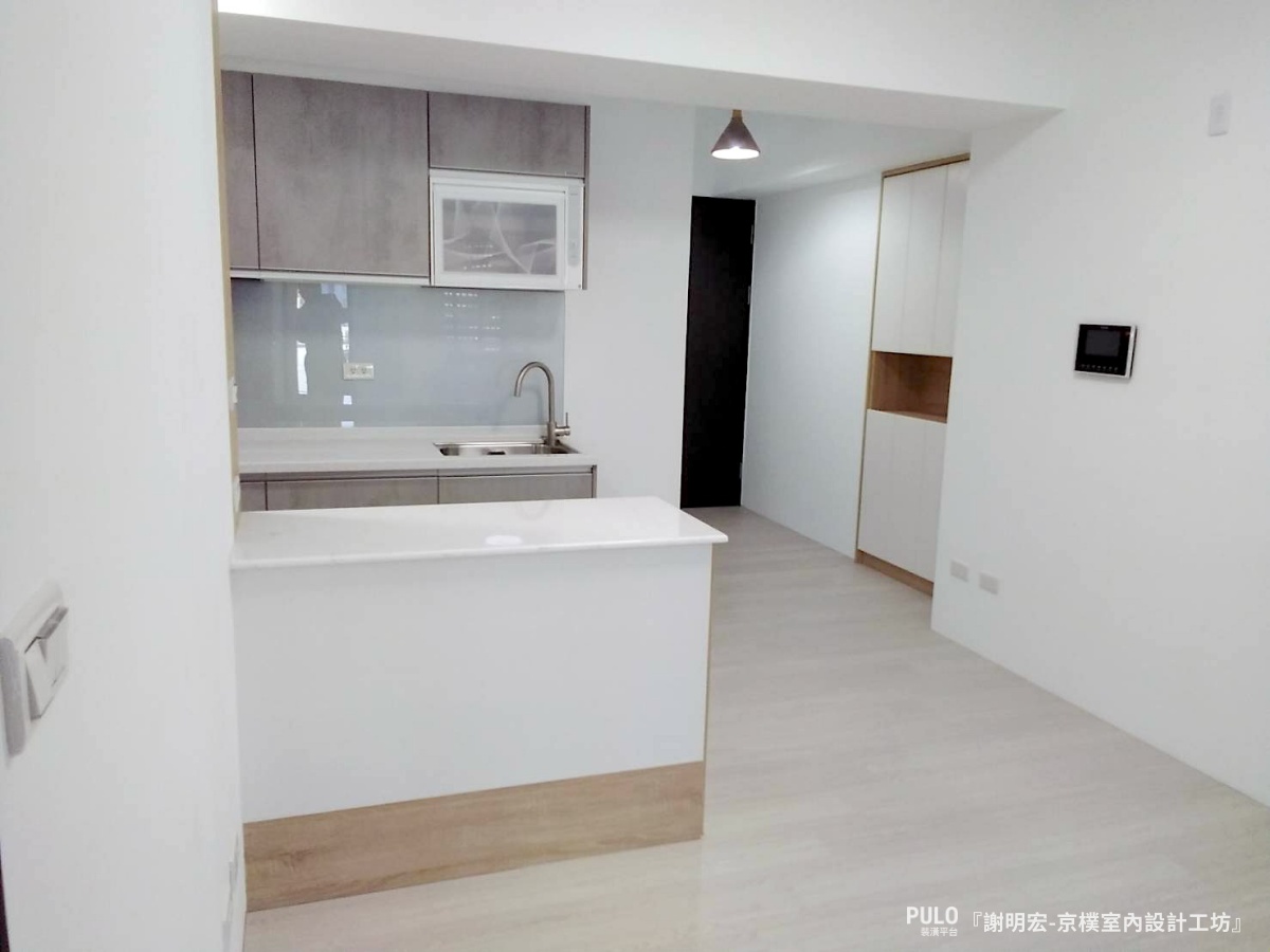 【15坪輕裝潢實例】木作天花板包覆術，完美隱藏小宅排油煙管線 - 京樸室內設計工坊輕裝潢作品 - PULO裝潢平台