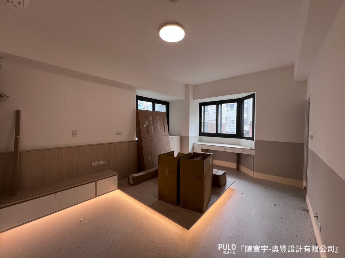 新竹竹北室內設計開箱,24坪中古屋翻修簡約風三房宅。奧豐設計有限公司作品 - PULO裝潢平台 屋主在找竹北室內設計時,希望找到一位能遇到懂得抓預算、也擅長空間規劃的設計師,讓家裡變成簡單、清爽又實用的生活空間。奧豐設計有限公司作品 - PULO裝潢平台