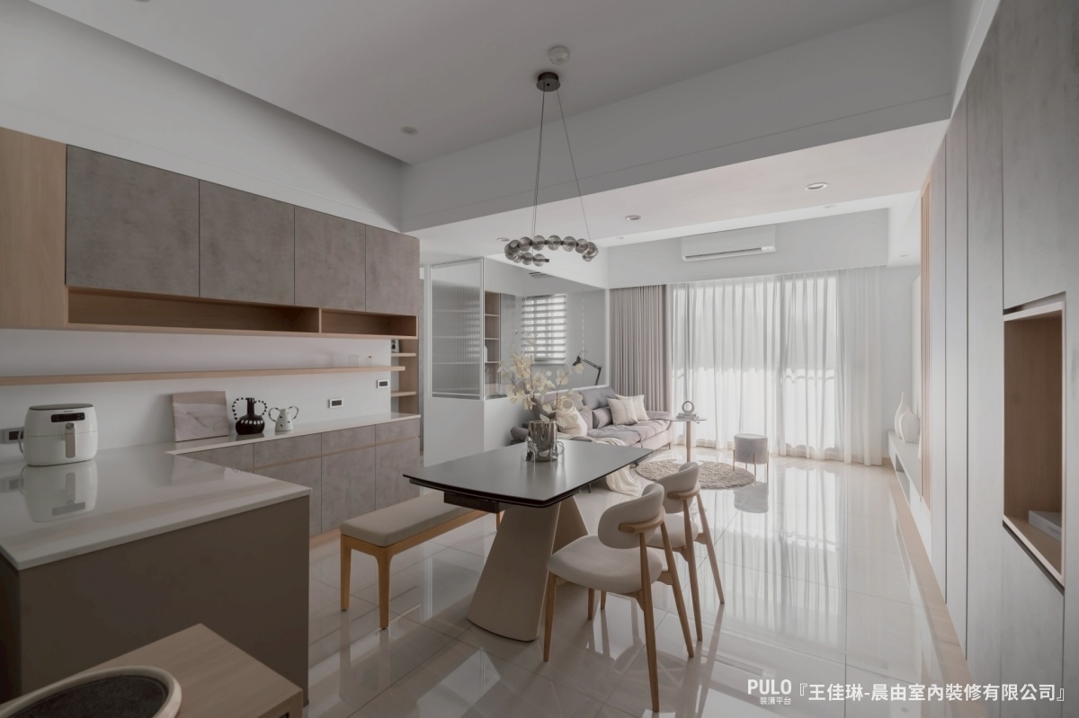 晨由室內裝修有限公司台南室內設計作品 - PULO裝潢平台 30坪台南室內設計開箱:霧白奶油風與玻璃書房,打造貓咪也愛的透光極簡宅 - 晨由室內裝修有限公司作品 - PULO裝潢平台