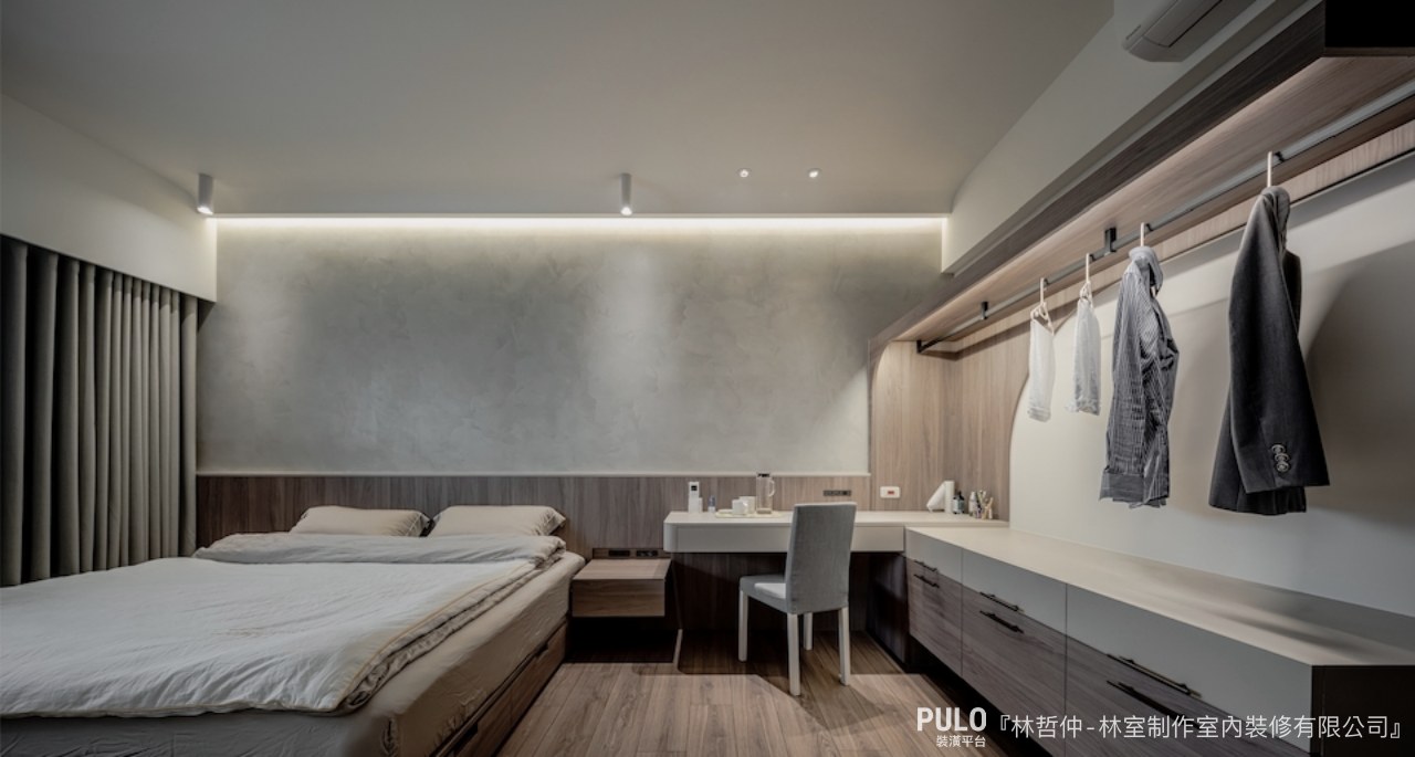 最簡約的做法，就是將床頭片加寬、加厚，讓片板的上方有放置物品的空間。林室制作室內裝修有限公司床頭作品 - PULO裝潢平台