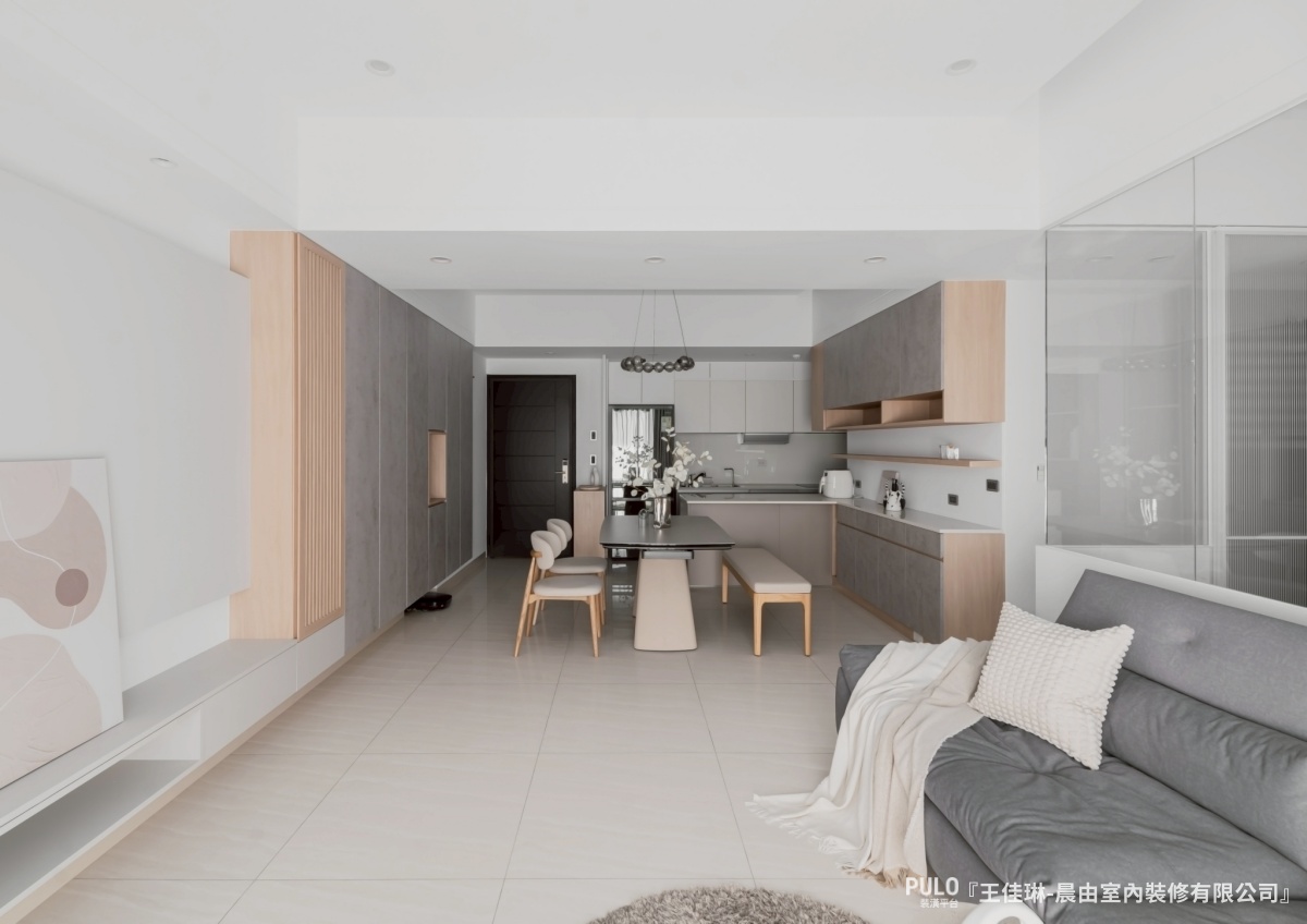 晨由室內裝修有限公司台南室內設計作品 - PULO裝潢平台 30坪台南室內設計開箱:霧白奶油風與玻璃書房,打造貓咪也愛的透光極簡宅 - 晨由室內裝修有限公司作品 - PULO裝潢平台