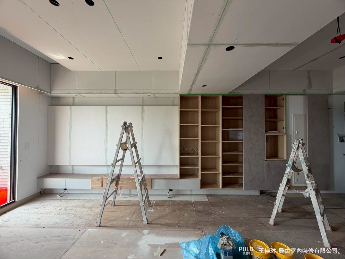 晨由室內裝修有限公司台南室內設計作品 - PULO裝潢平台 30坪台南室內設計開箱:霧白奶油風與玻璃書房,打造貓咪也愛的透光極簡宅 - 晨由室內裝修有限公司作品 - PULO裝潢平台