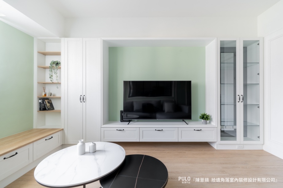 在考慮牆面色號時，建議以空間中擺放的家具、風格做為參考，以能夠相互搭配出的色調來選擇。拾遺角落室內裝修設計有限公司作品- PULO裝潢平台