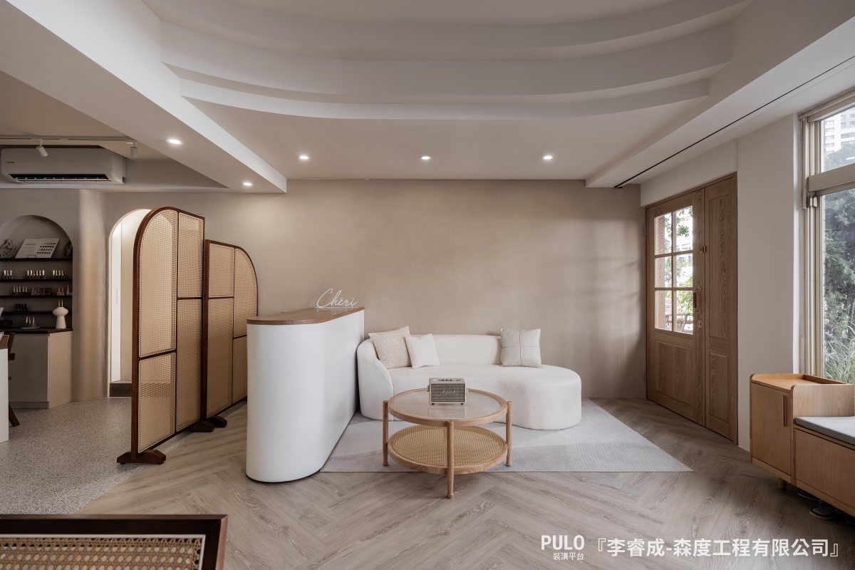 台中商業空間改造｜18坪奶油風美業空間。森度工程有限公司台中室內設計作品 - PULO裝潢平台