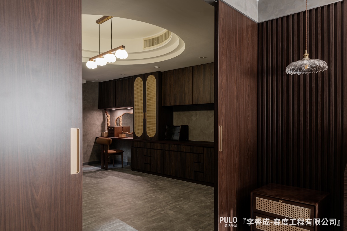 台中老屋設計｜17坪沈穩古典精緻宅。森度工程有限公司台中室內設計作品 - PULO裝潢平台