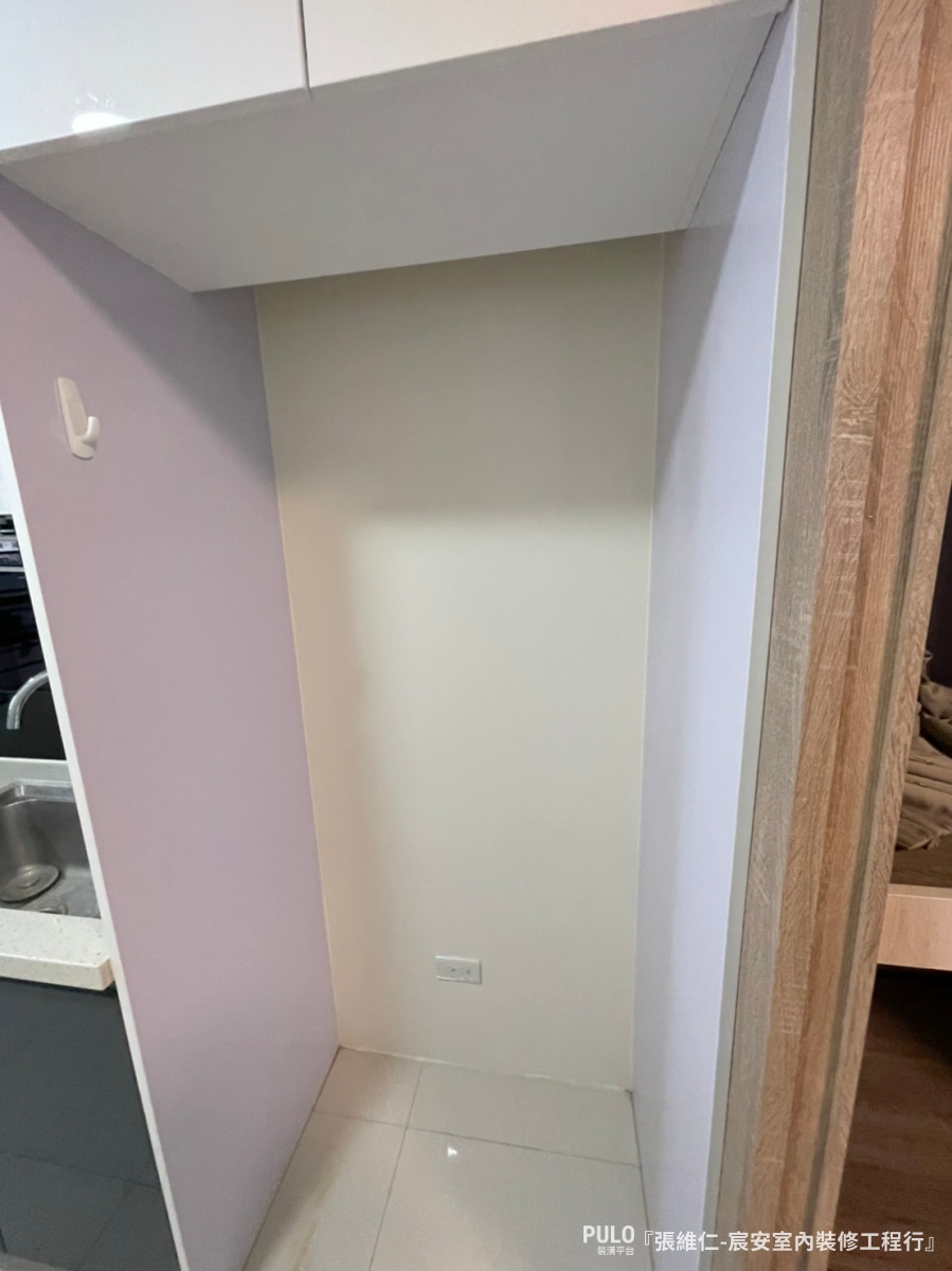 台中油漆輕裝潢案例:跳色牆搭配機能木作,打造清新實用宅-宸安室內裝修工程行台中油漆作品 - PULO裝潢平台