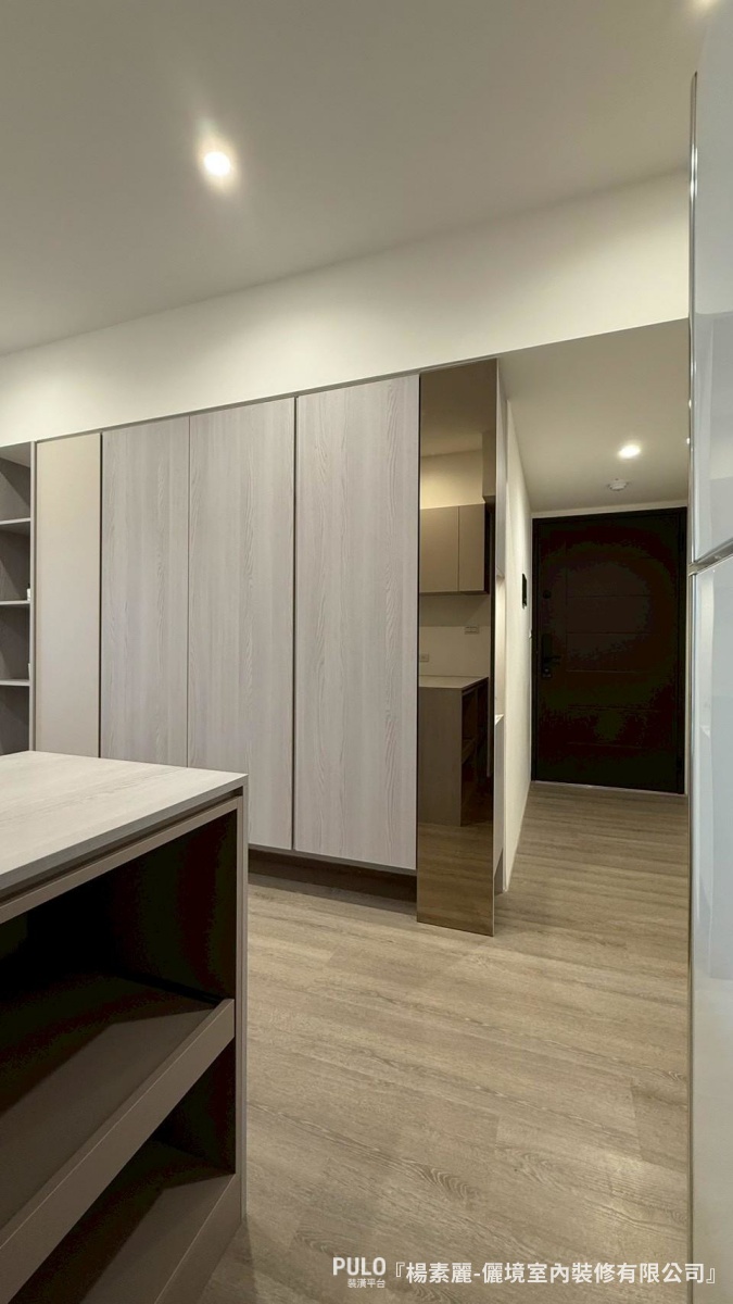桃園室內設計實例｜22坪銀髮宅系統櫃規劃，樂齡友善的簡約輕裝潢-儷境室內裝修有限公司桃園室內設計 - PULO裝潢平台