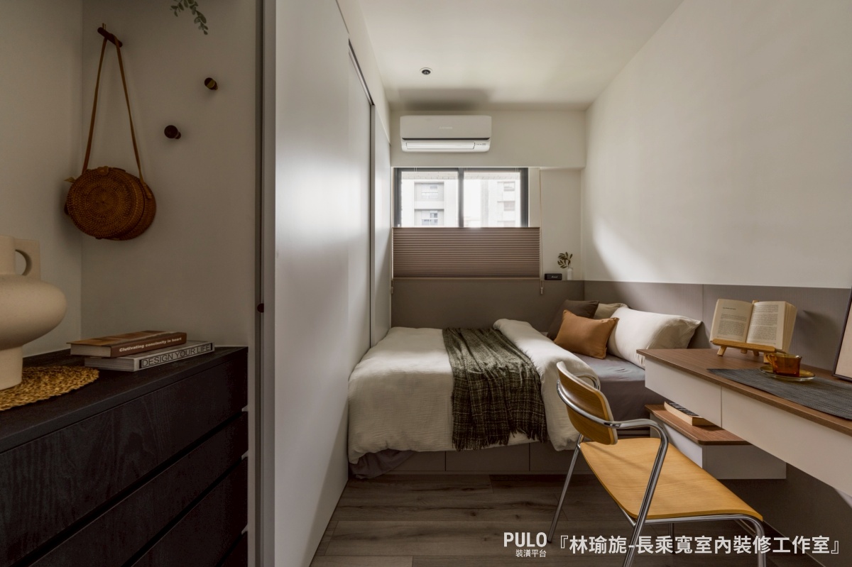 這間22坪新成屋，以奶白色調為主軸，搭配圓弧線條與柔和燈光，營造出明亮溫潤的北歐風居家空間。長乘寬室內裝修工作室台中系統櫃案例 - PULO裝潢平台