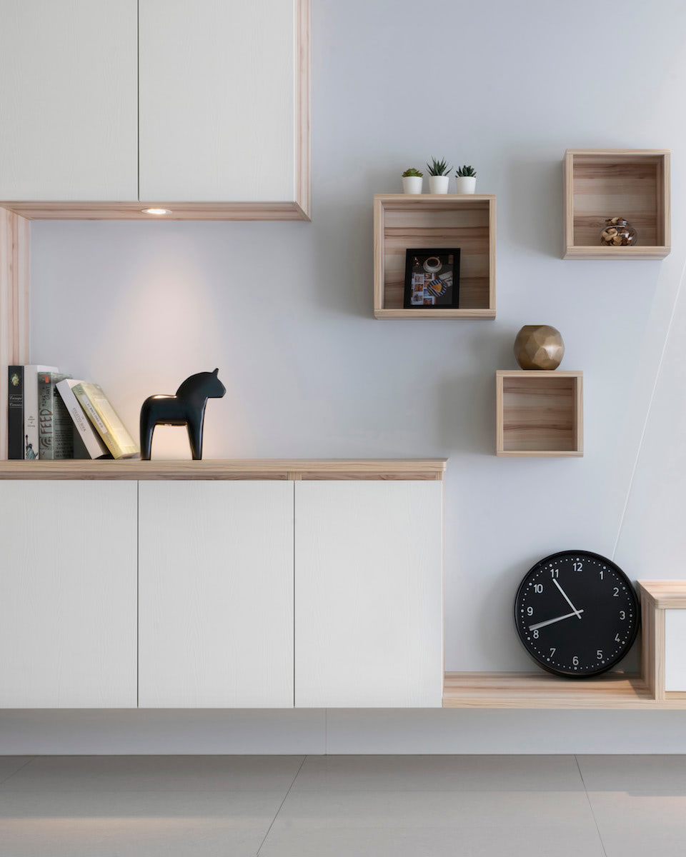 極簡風格4大招，為你的生活斷捨離！本圖為PULO裝潢平台的台中張綵軒室內設計師設計的系統櫃作品。