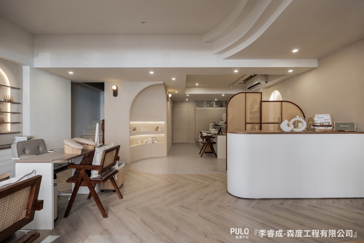 台中商業空間改造｜18坪奶油風美業空間。森度工程有限公司台中室內設計作品 - PULO裝潢平台