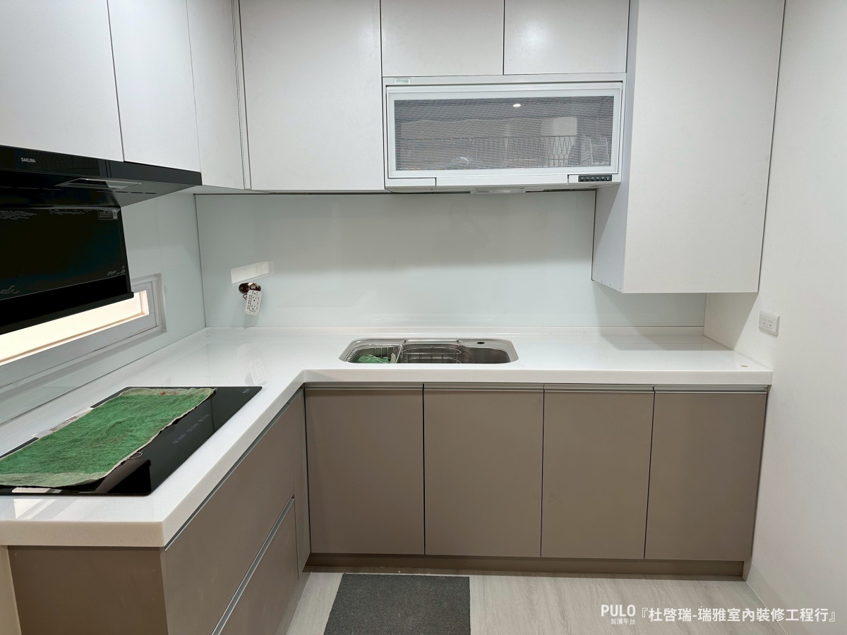 這次的屋主夫妻選擇在寶寶出生前，把這棟承載童年回憶的老屋徹底翻新，透過PULO找到台南在地的統包師傅，從拆除到完工一條龍處理，讓老屋脫胎換骨！瑞雅室內裝修工程行台南老屋翻新作品 - PULO裝潢平台