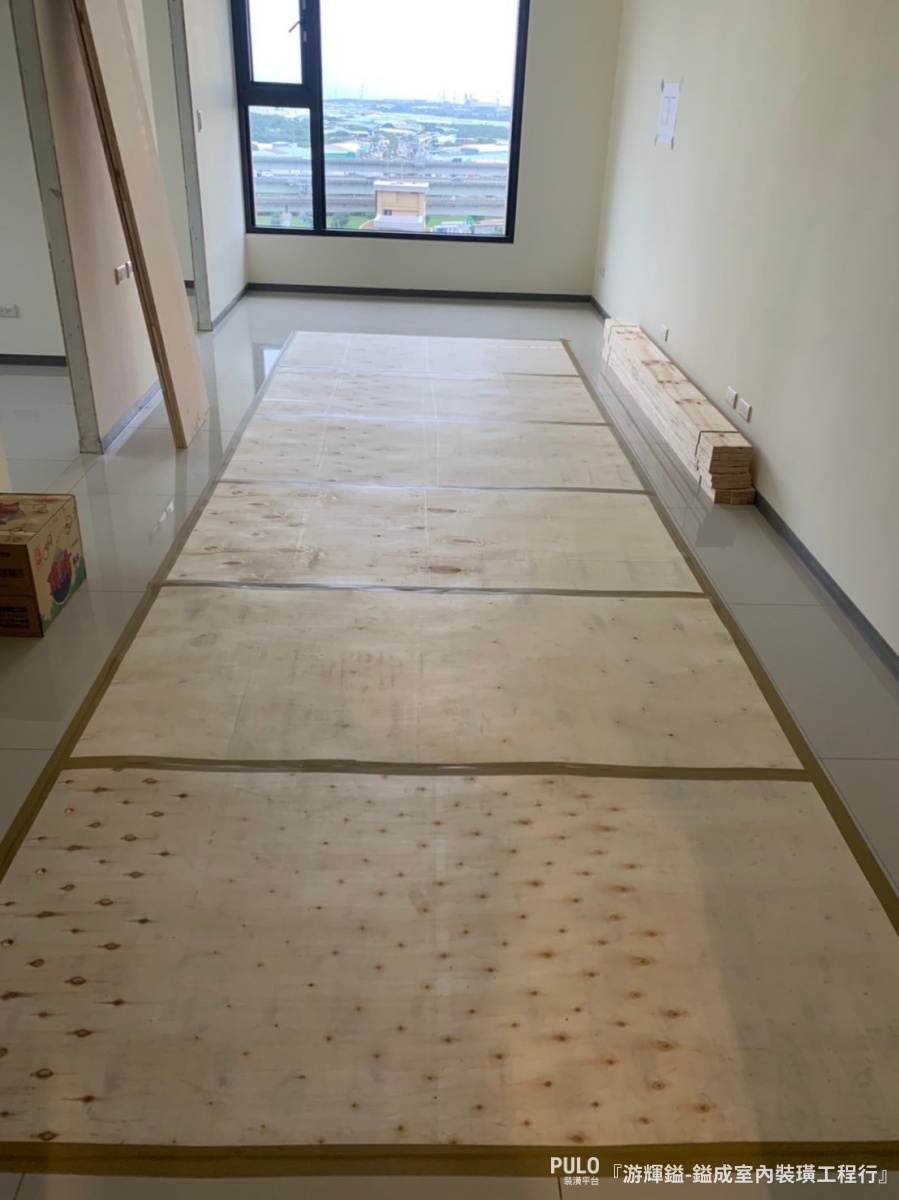 開箱新北14坪小坪數裝潢案例:利用臥榻、隱藏門放大空間效果。鎰成室內裝璜工程行作品 - PULO裝潢平台 開箱新北14坪小坪數裝潢案例:利用臥榻、隱藏門放大空間效果。鎰成室內裝璜工程行作品 - PULO裝潢平台