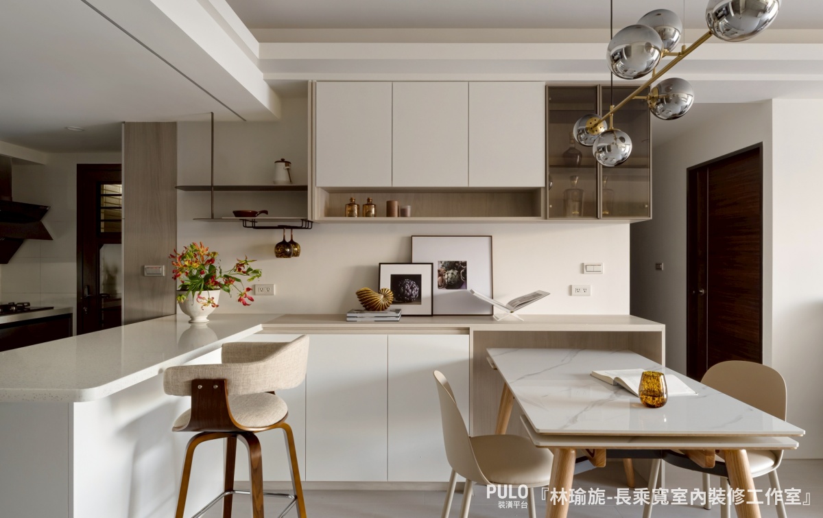 小坪數客廳餐廳合一怎麼設計？5大動線、隔間、收納技巧，小宅不再擁擠！ 長乘寬室內裝修工作室作品- PULO裝潢平台