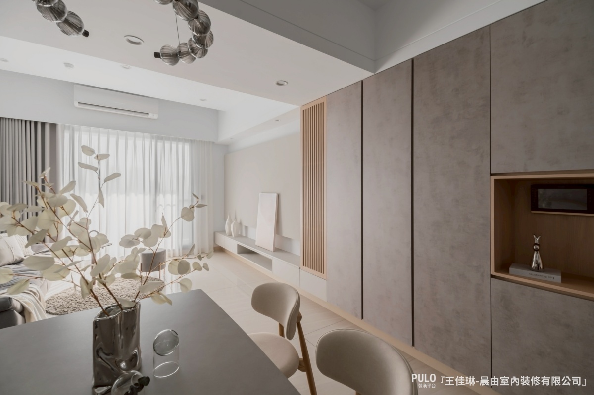 晨由室內裝修有限公司台南室內設計作品 - PULO裝潢平台 30坪台南室內設計開箱:霧白奶油風與玻璃書房,打造貓咪也愛的透光極簡宅 - 晨由室內裝修有限公司作品 - PULO裝潢平台