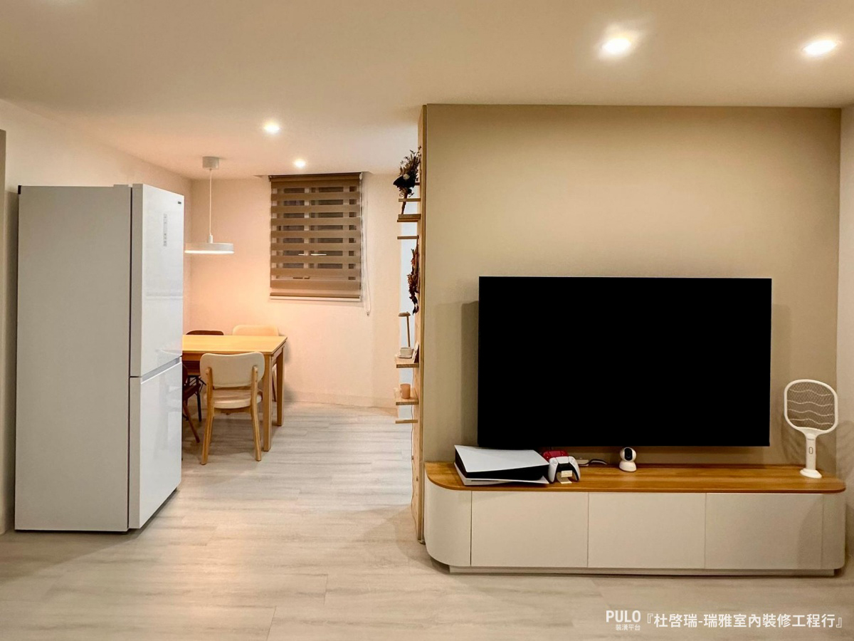 【台南老屋翻新】告別泛黃壁紙，找統包打造奶茶色溫馨小宅！ - PULO裝潢平台