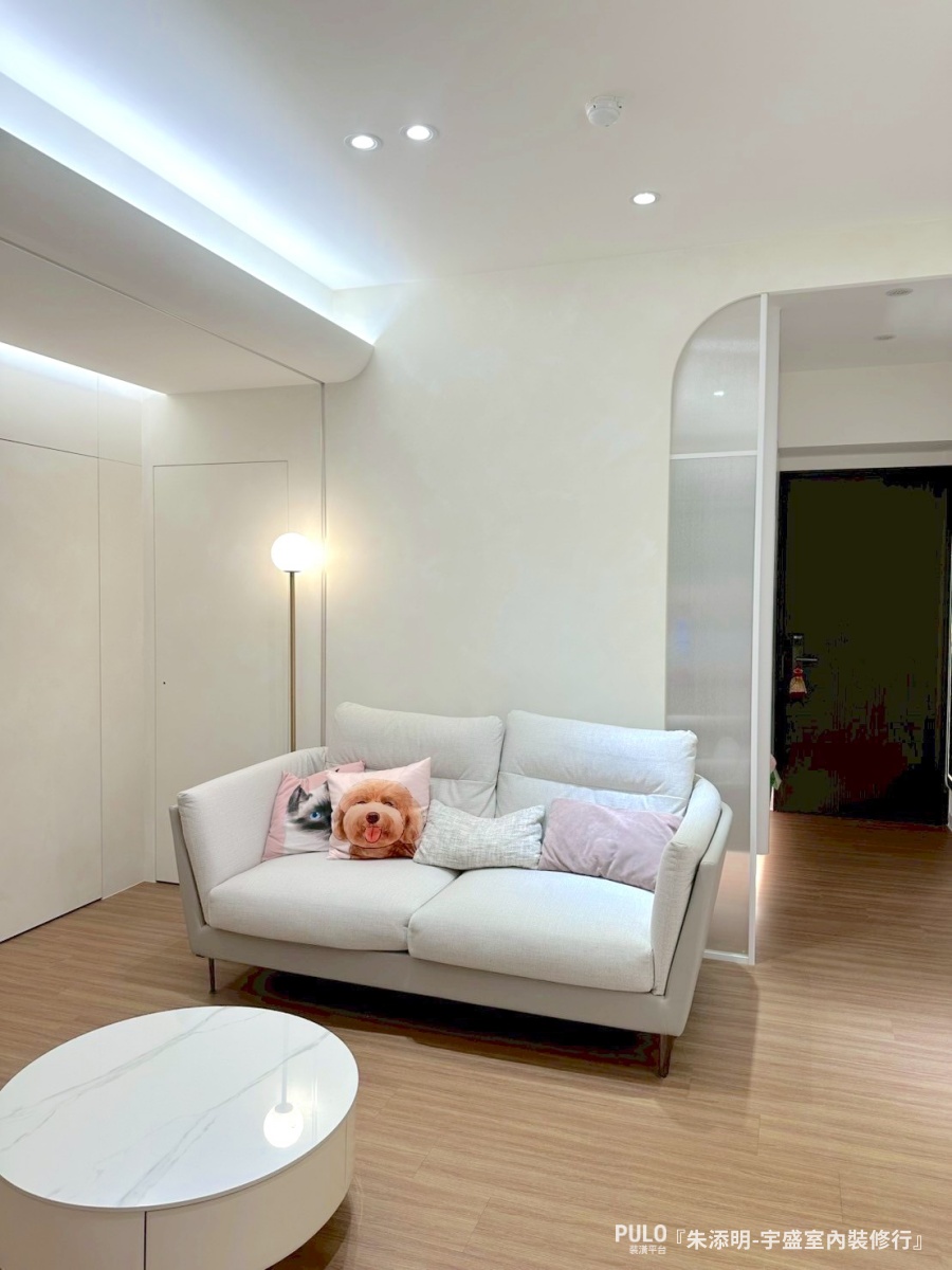 樂土也能刷出鄉居色？桃園室內設計開箱：小冰柱玻璃引光、打造奶油風質感，翻轉20坪暗廳格局-宇盛室內裝修行桃園室內設計 - PULO裝潢平台