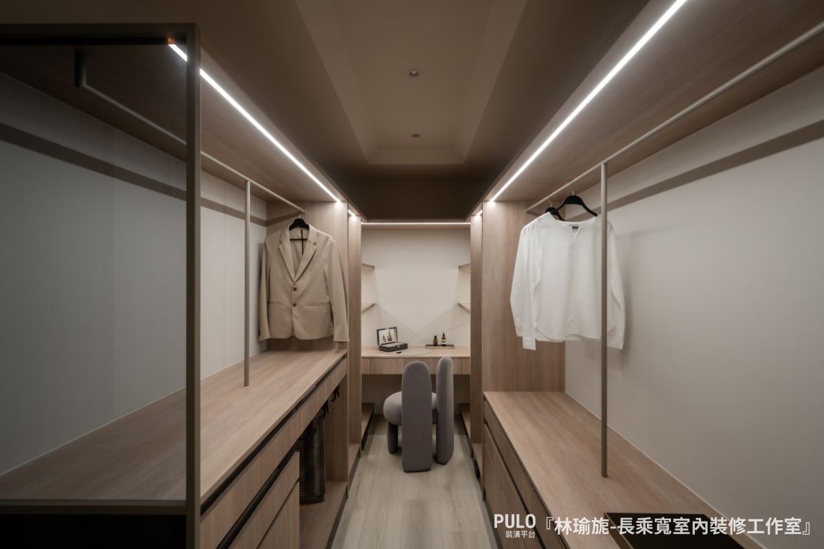 長乘寬室內裝修工作室更衣室設計 - PULO裝潢平台 短衣區:如襯衫、上衣等,建議吊桿距下方層板約100公分。長乘寬室內裝修工作室更衣室設計 - PULO裝潢平台
