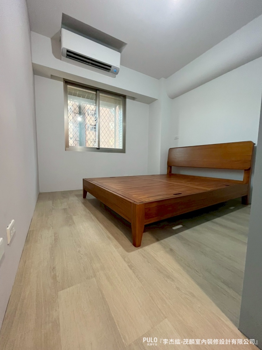 這場台北老屋翻新完工後最明顯的改變，是整間房子的色彩配置。茂麟室內裝修設計有限公司作品 - PULO裝潢平台