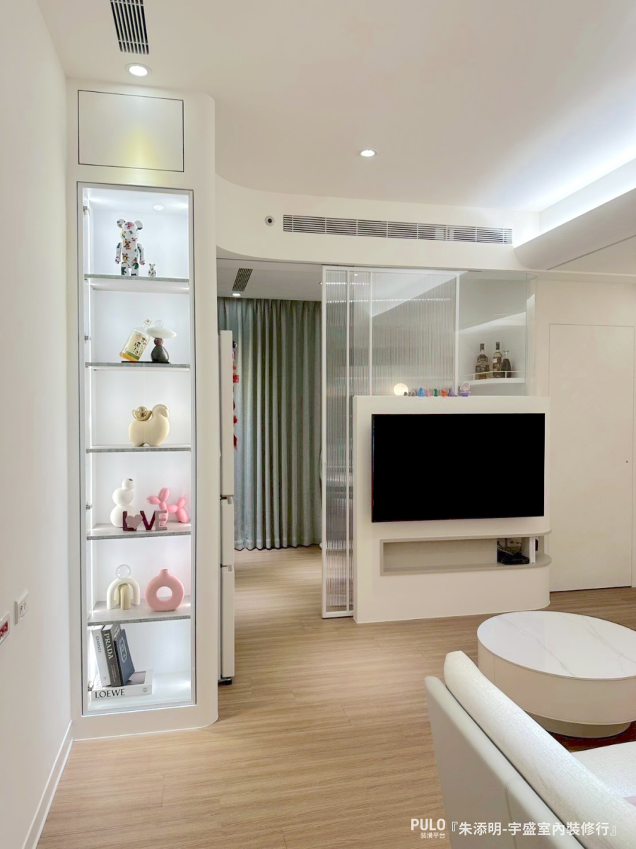 樂土也能刷出鄉居色？桃園室內設計開箱：小冰柱玻璃引光、打造奶油風質感，翻轉20坪暗廳格局-宇盛室內裝修行桃園室內設計 - PULO裝潢平台