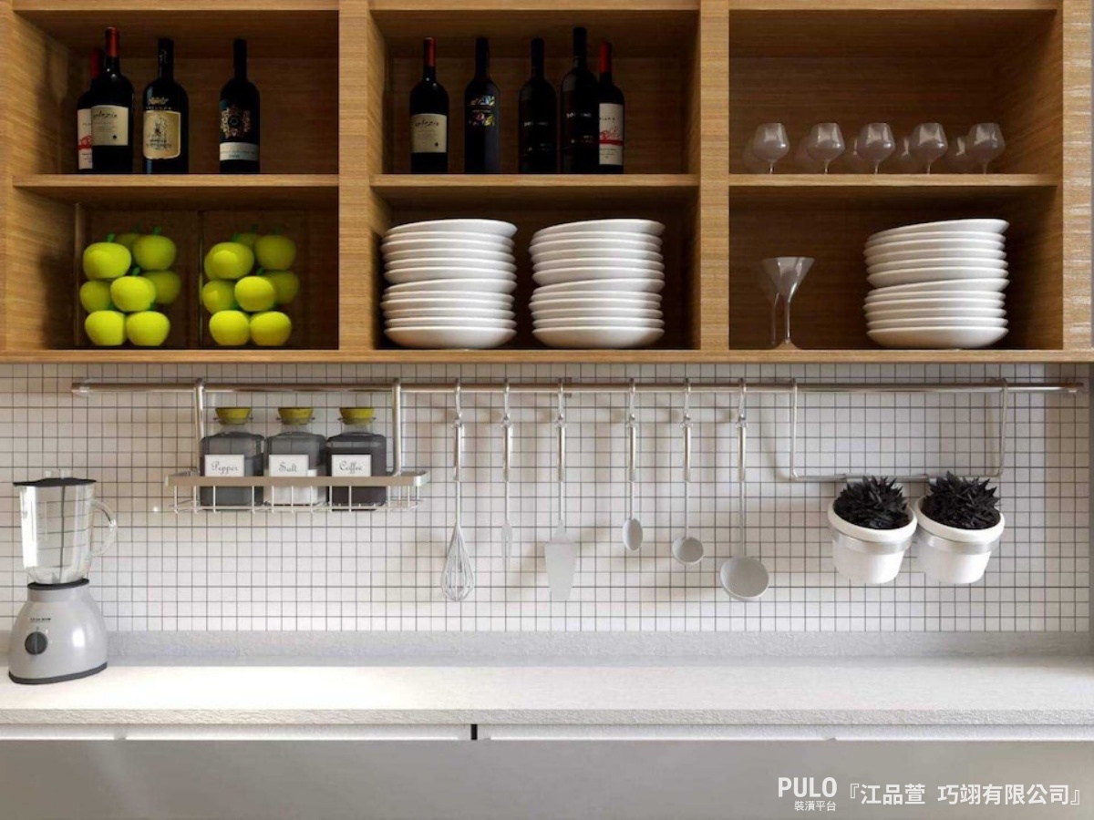 小小塊的馬賽克磚也可以是廚房牆面的選項，小塊的造型鋪設讓空間注入一些復古味。巧翊有限公司作品- PULO裝潢平台