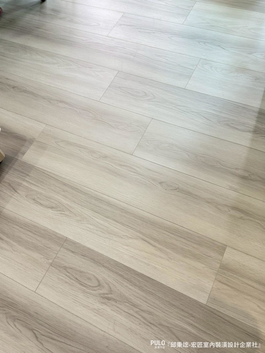 RHOADA諾達超耐磨木地板。宏匠室內裝潢設計企業社台中木工作品 - PULO裝潢平台