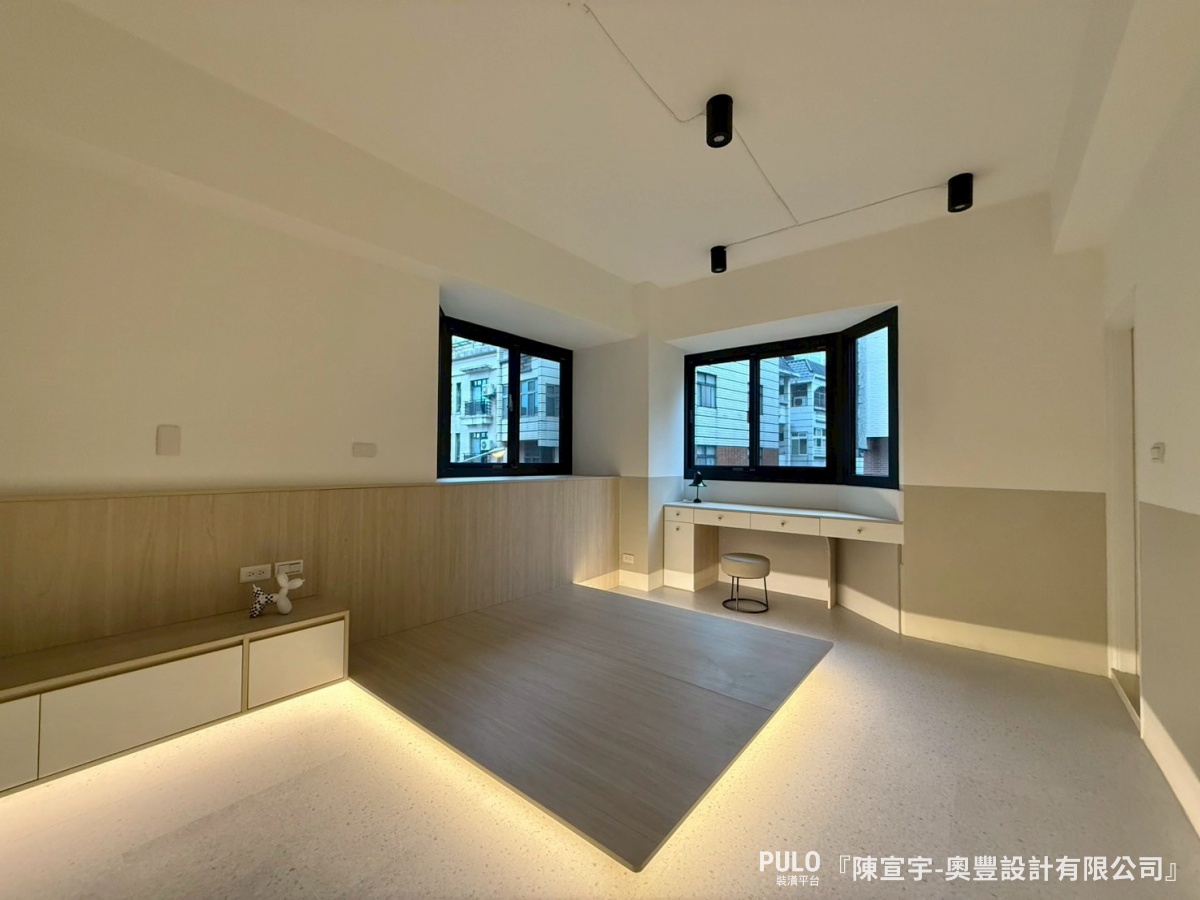 新竹竹北室內設計開箱,24坪中古屋翻修簡約風三房宅。奧豐設計有限公司作品 - PULO裝潢平台 屋主在找竹北室內設計時,希望找到一位能遇到懂得抓預算、也擅長空間規劃的設計師,讓家裡變成簡單、清爽又實用的生活空間。奧豐設計有限公司作品 - PULO裝潢平台