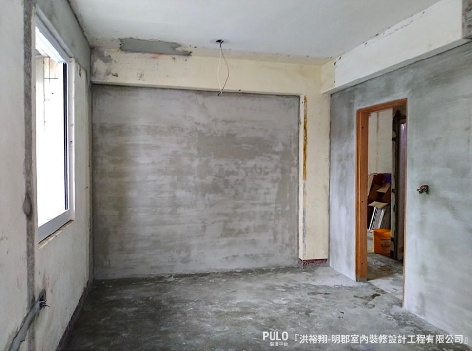 明郡室內裝修設計工程有限公司的洪裕翔專家，具備甲種電匠和營造主任等證照，在PULO裝潢平台上擁有超過15個五星好評價，其中老屋翻新的案例又佔多數。在找桃園/雙北老屋翻新的裝潢廠商，與明郡室內裝修聯繫看看吧