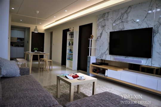 PULO高雄裝潢專家 郭縉遠統包師傅大理石電視牆客廳，讓你在小小的空間擁有那一點不平凡。